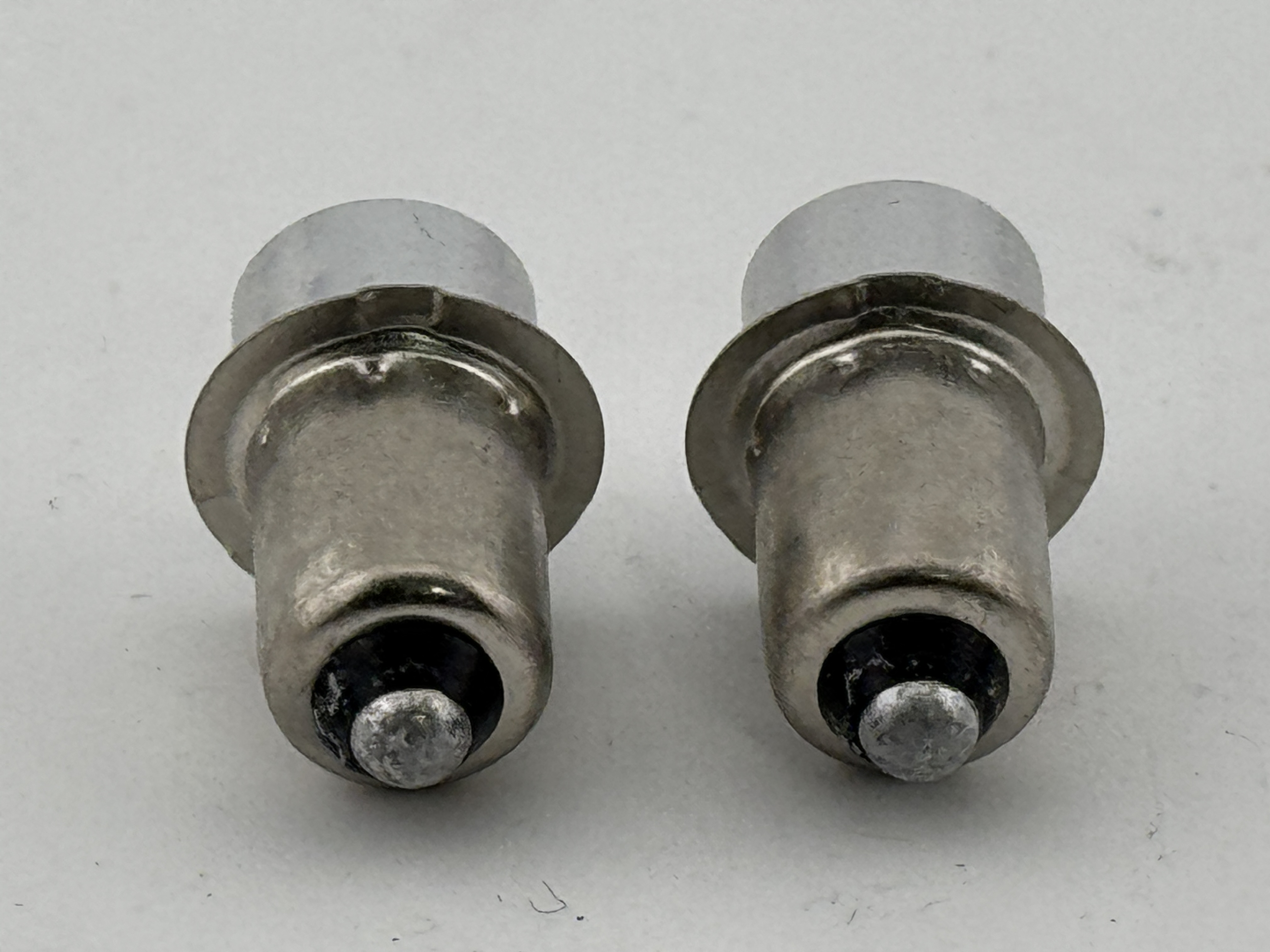 Rebaydo™ 2pcs LED Flashlight Bulb Pr2 P13.5S 3W 3-6V