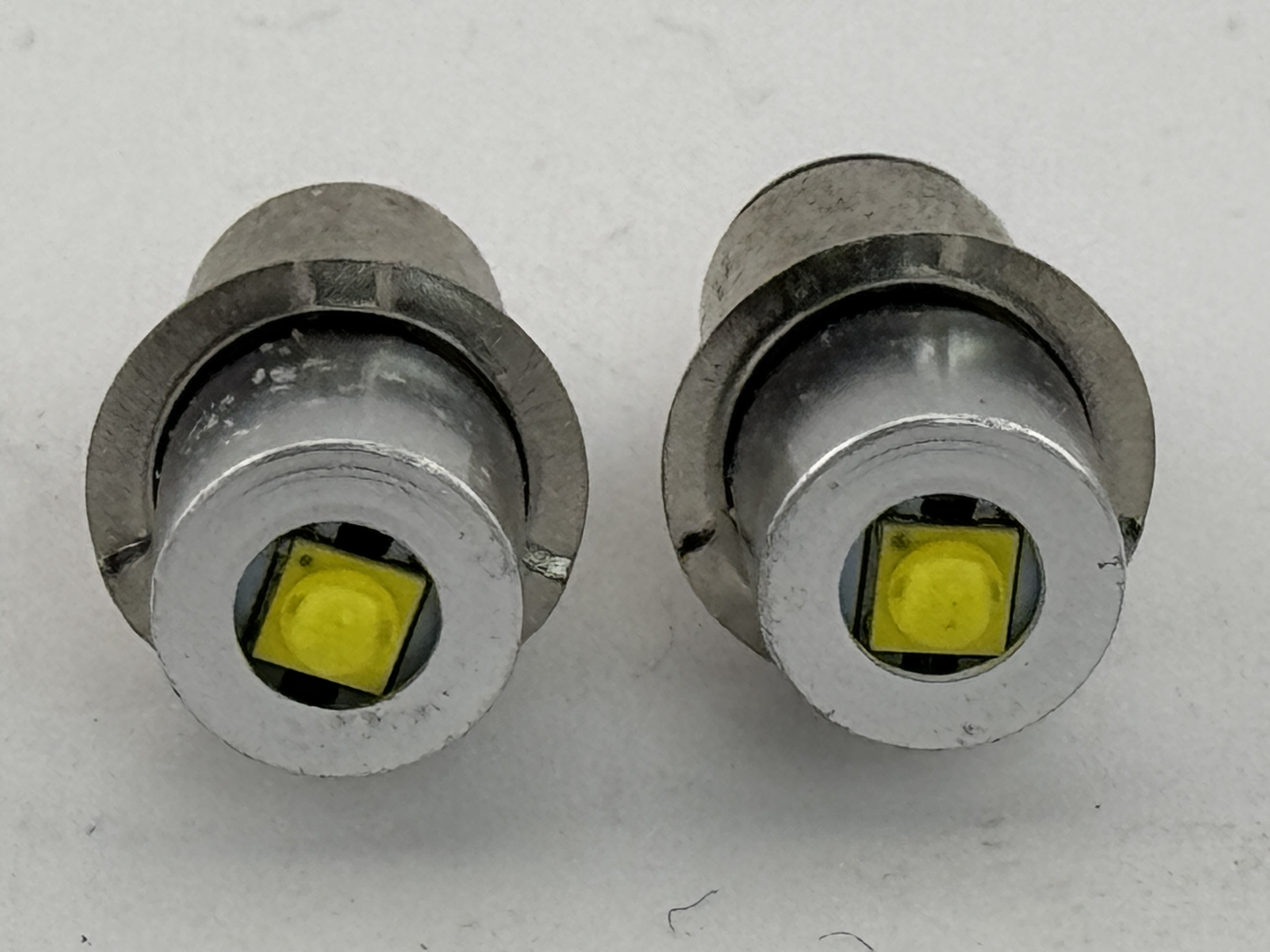 Rebaydo™ 2pcs  LED Flashlight Bulb P13.5S 3W 6-24V