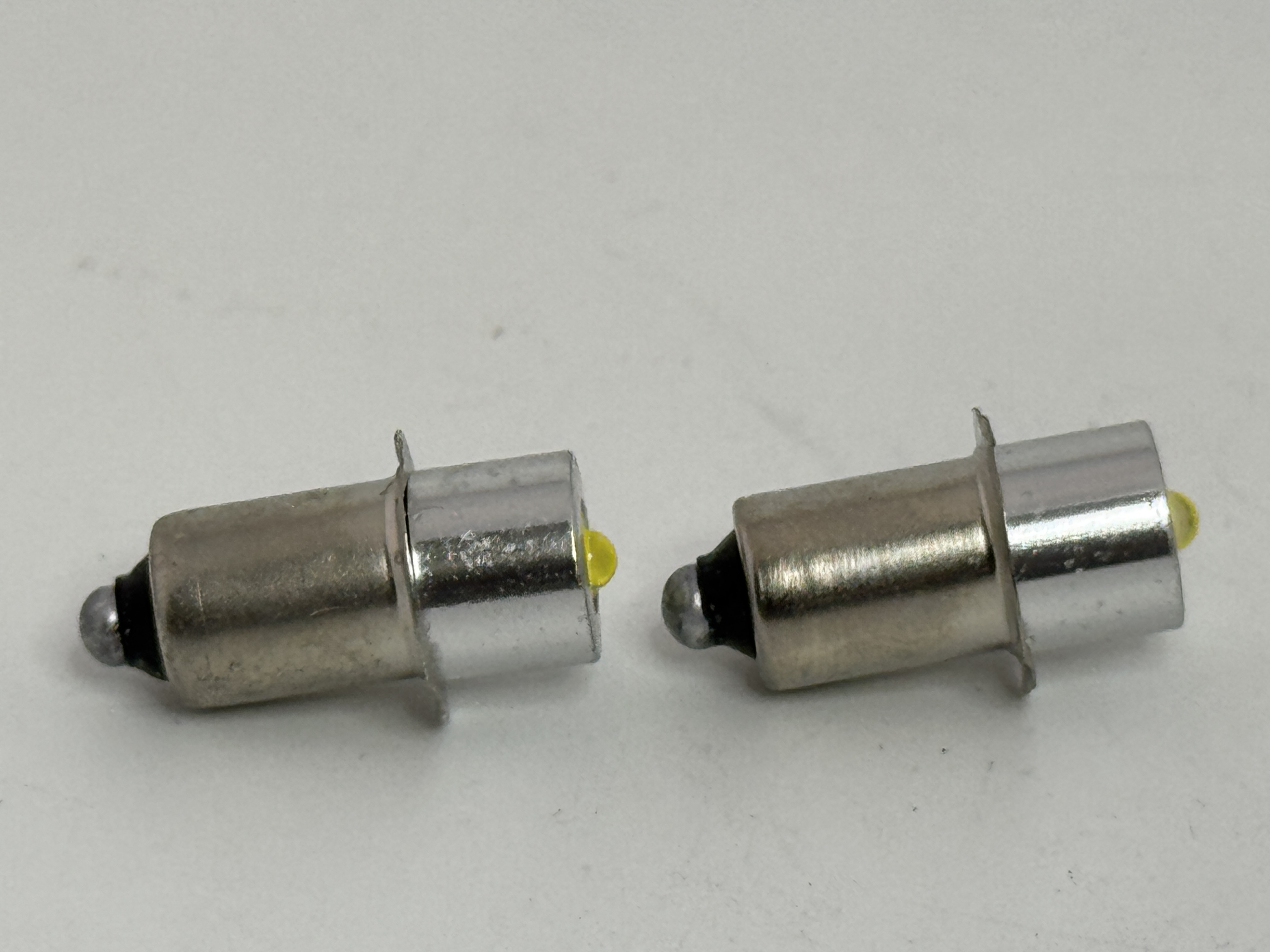 Rebaydo™ 2pcs  LED Flashlight Bulb P13.5S 3W 6-24V