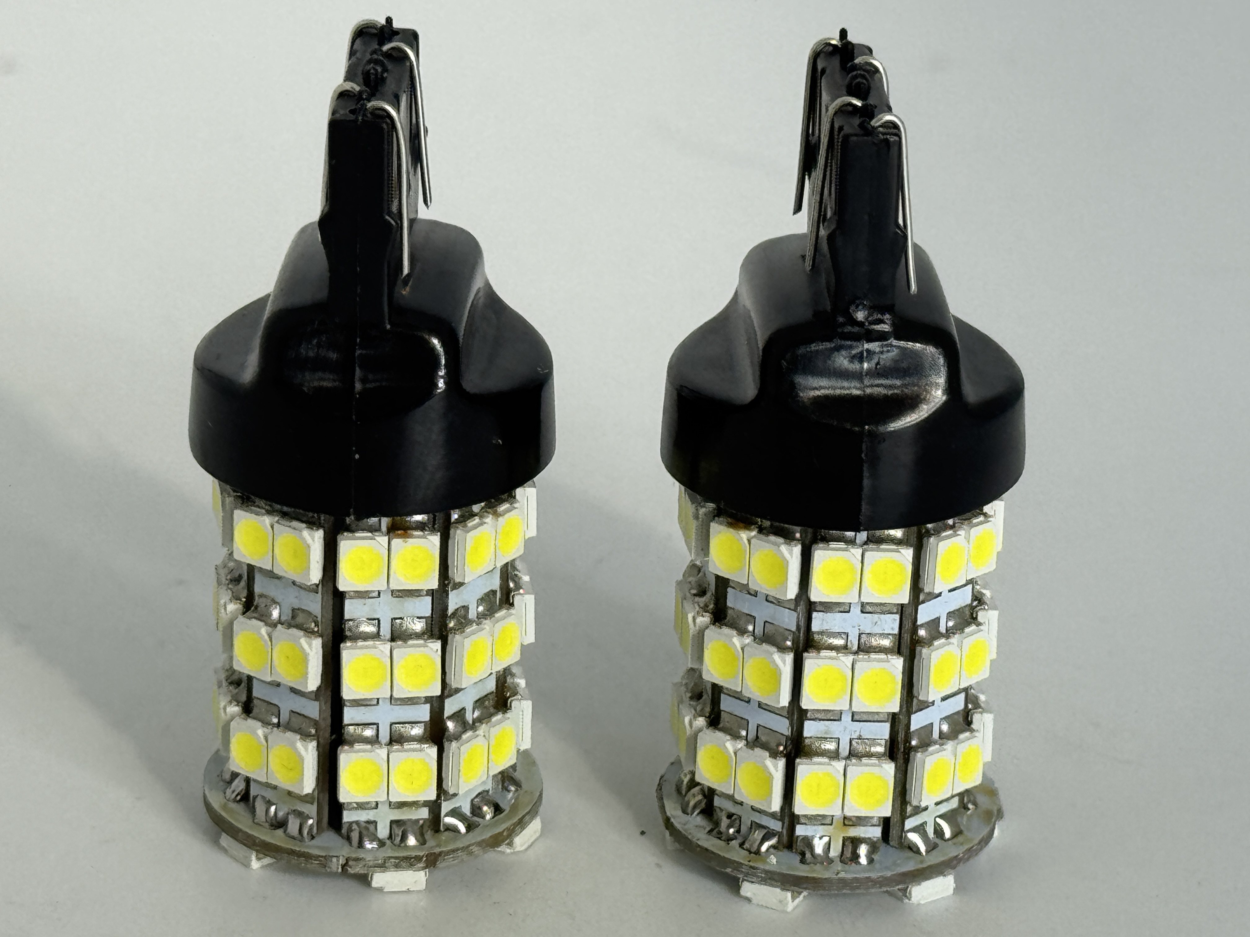 Rebaydo™ 2pcs T20 Wedge 7443 60 SMD 3528 LED Bulb 12 Volt DC