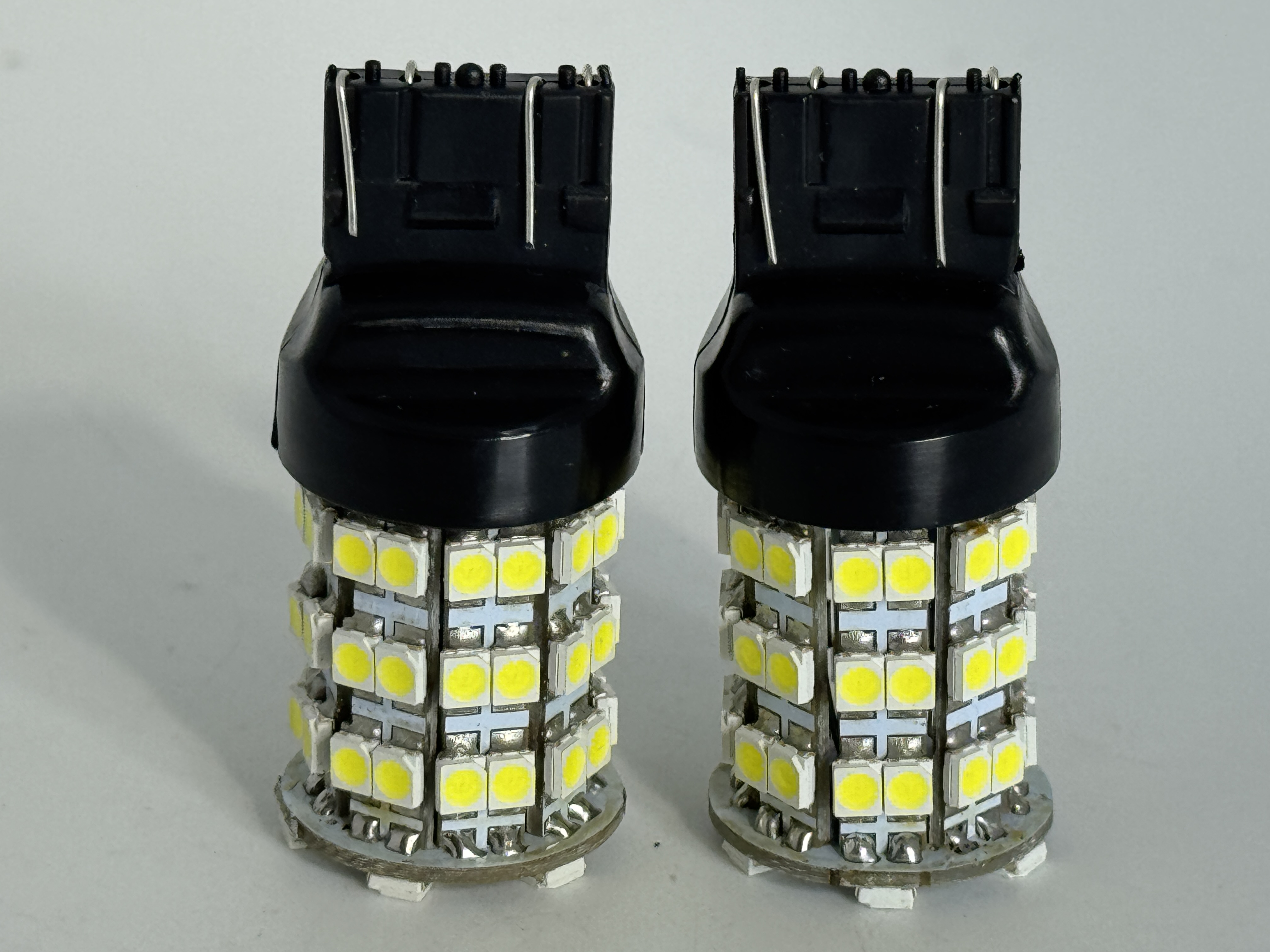 Rebaydo™ 2pcs T20 Wedge 7443 60 SMD 3528 LED Bulb 12 Volt DC