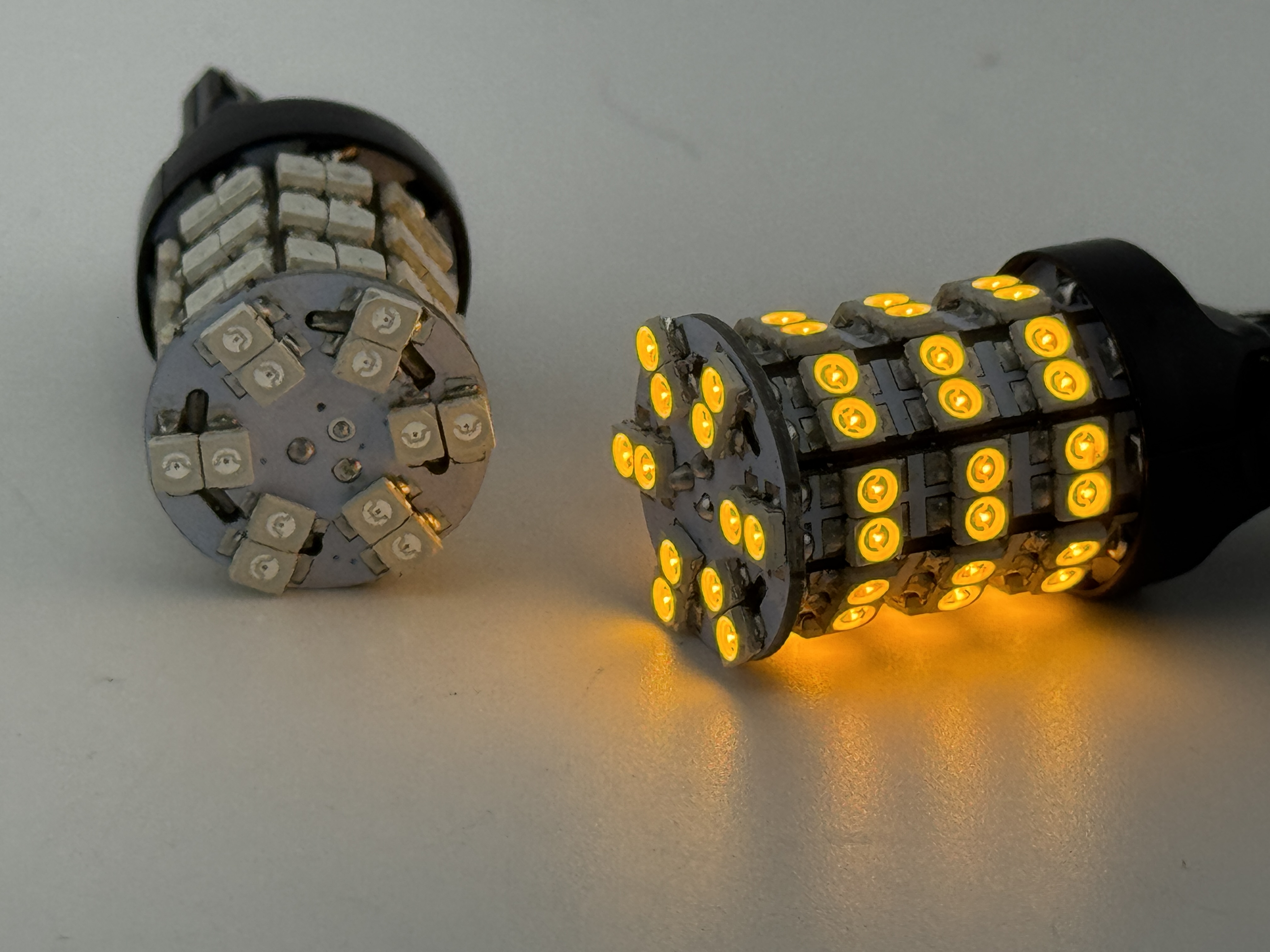 Rebaydo™ 2pcs T20 Wedge 7443 60 SMD 3528 LED Bulb 12 Volt DC